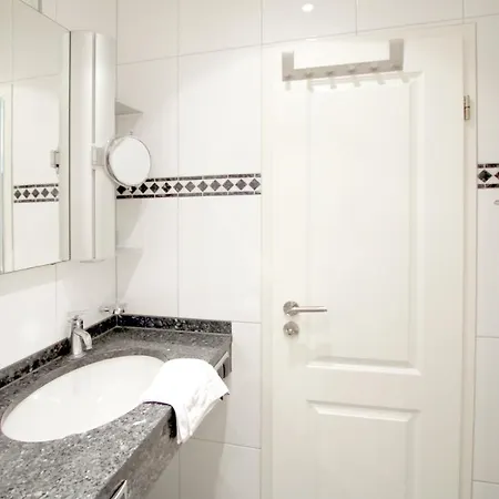 Gmelinstra_e 12_ Whg_ 13_ Haus Mee *